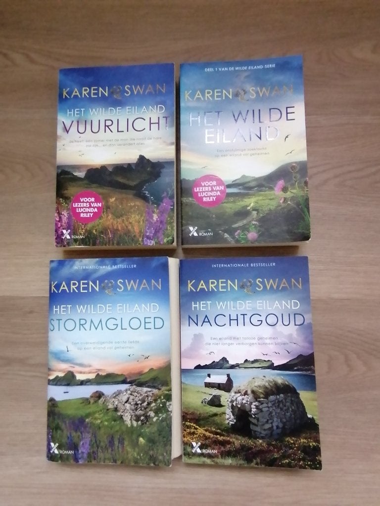 Karen Swan - Het wilde eiland serie 4 boeken, Gelezen, Karen Swan, Ophalen of Verzenden, Nederland