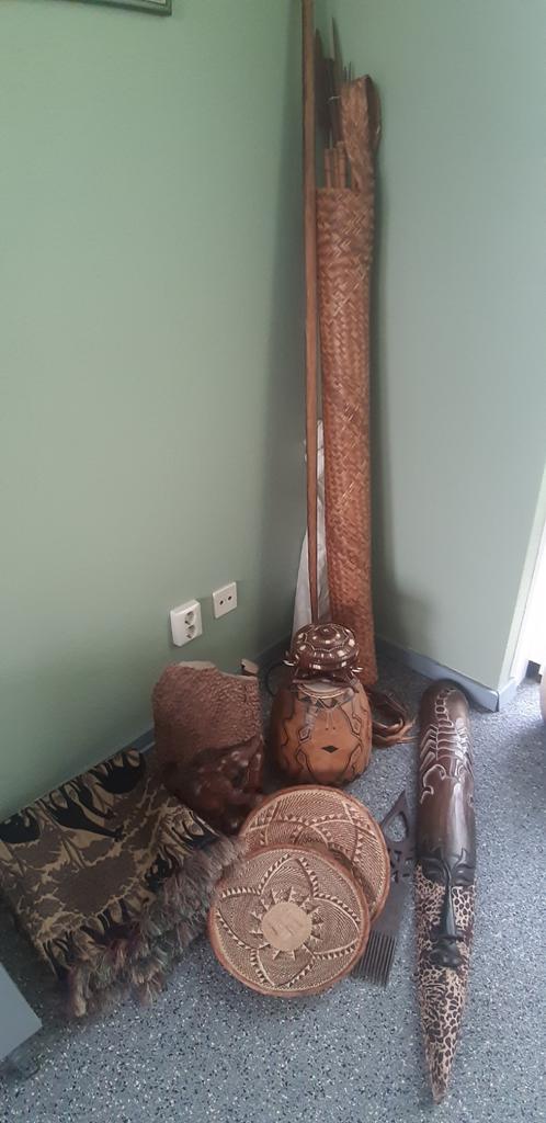 Surinaamse pijl en boog + Afrikaanse decoraties, Huis en Inrichting, Ophalen