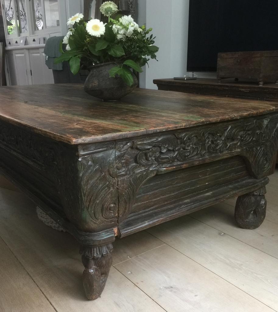 Old daybed grote salon tafel oosters sober sleets imperfect, Ophalen