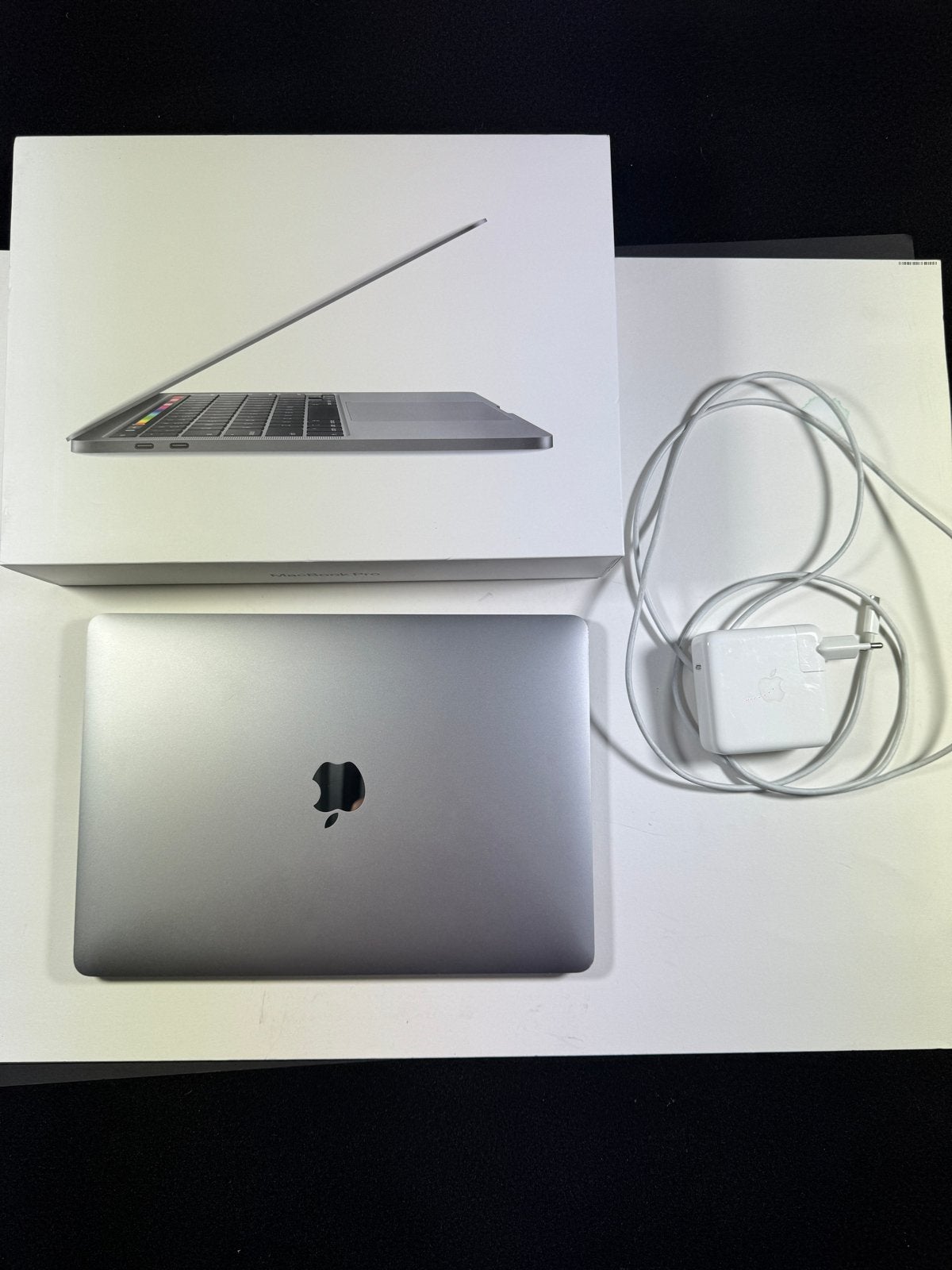 Apple MacBook Pro 13-inch, 8GB, 512GB SSD, Qwerty, 8 GB, 13 inch, Minder dan 2 Ghz