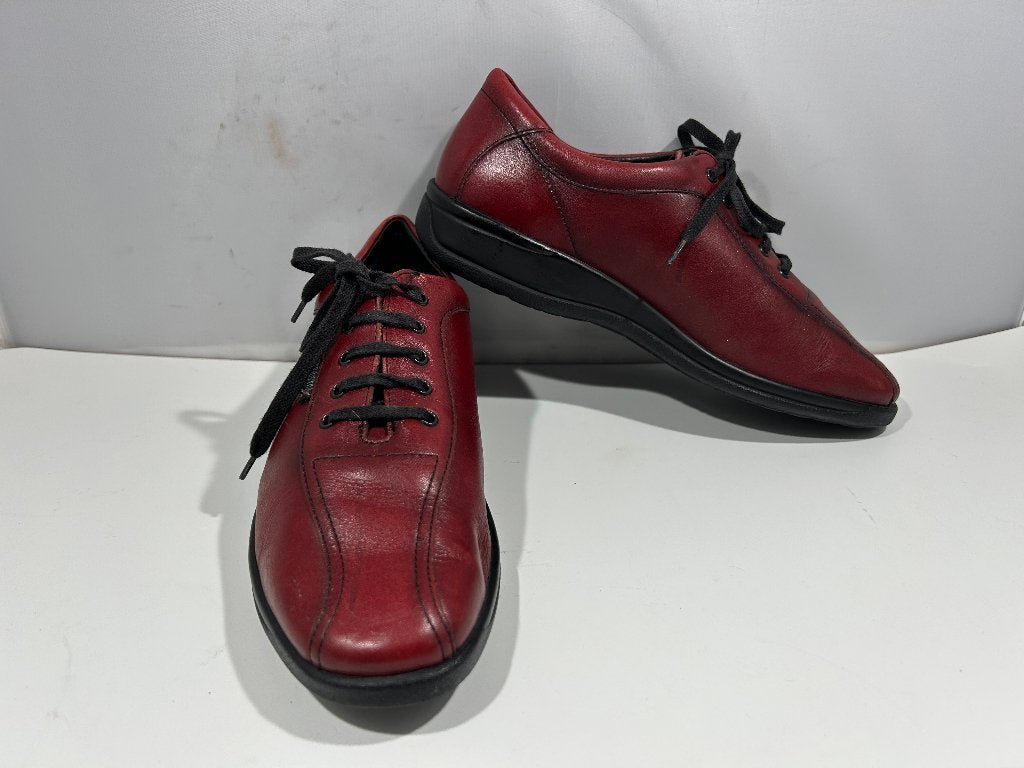 Mephisto, maat 38.5 Veterschoenen in kersen rood., Kleding | Dames, Schoenen, Mephisto, Verzenden, Rood, Sneakers of Gympen