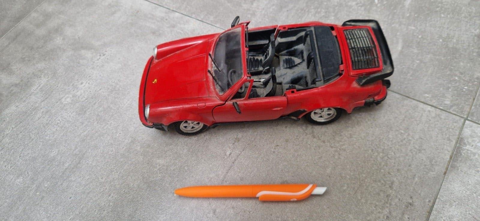 Rode Porsche 911 modelauto - Gedetailleerd schaalmodel, Hobby en Vrije tijd, Modelauto's | 1:18, Ophalen of Verzenden, Gebruikt