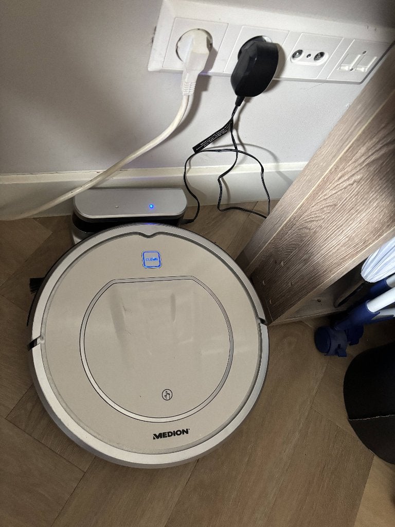 Medion Robotstofzuiger - Wit, met oplaadstation, Overige merken, Gebruikt, Robotstofzuiger, Reservoir
