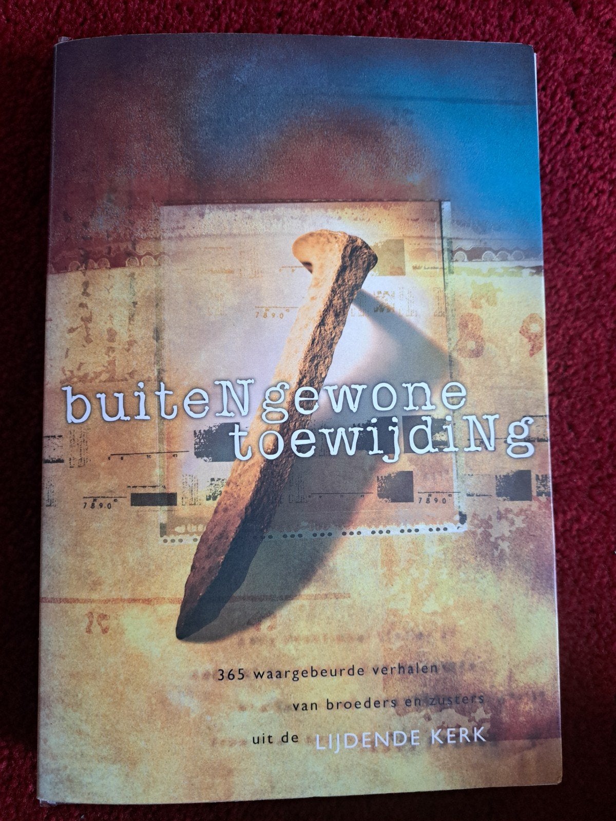 Buitengewone Toewijding - Verhalen uit de Lijdende Kerk, Ophalen of Verzenden, Gelezen