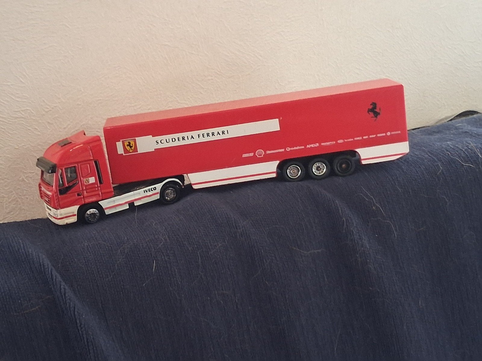 Ferrari F1 Team Vrachtwagen Model - Scuderia Ferrari, Hobby en Vrije tijd, Modelauto's | 1:87, Ophalen of Verzenden, Gebruikt