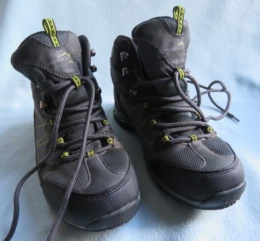 Nieuwe waterproof wandelschoenen Wildebeast maat 35, Zwart, Nieuw, Wildebeast, Wandelschoenen