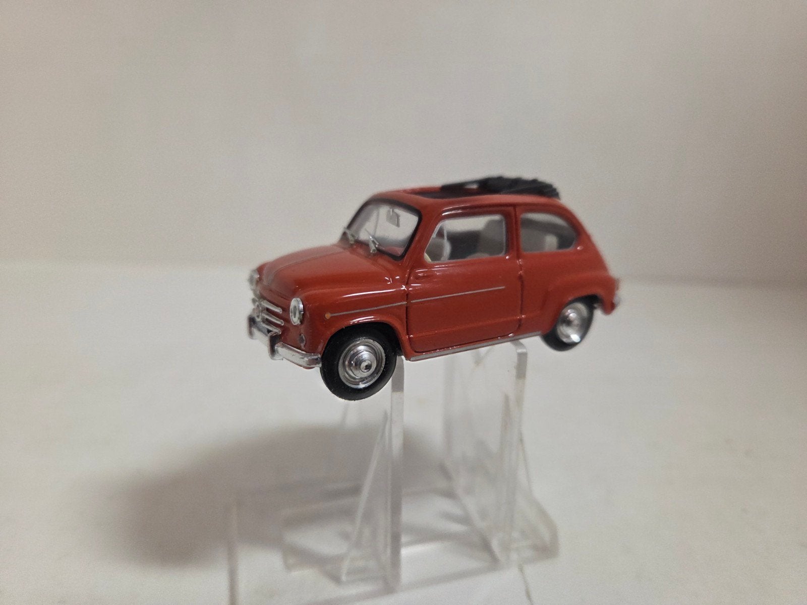 Brumm Fiat 600 1:43, Hobby en Vrije tijd, Overige merken, Auto, ., Ophalen of Verzenden