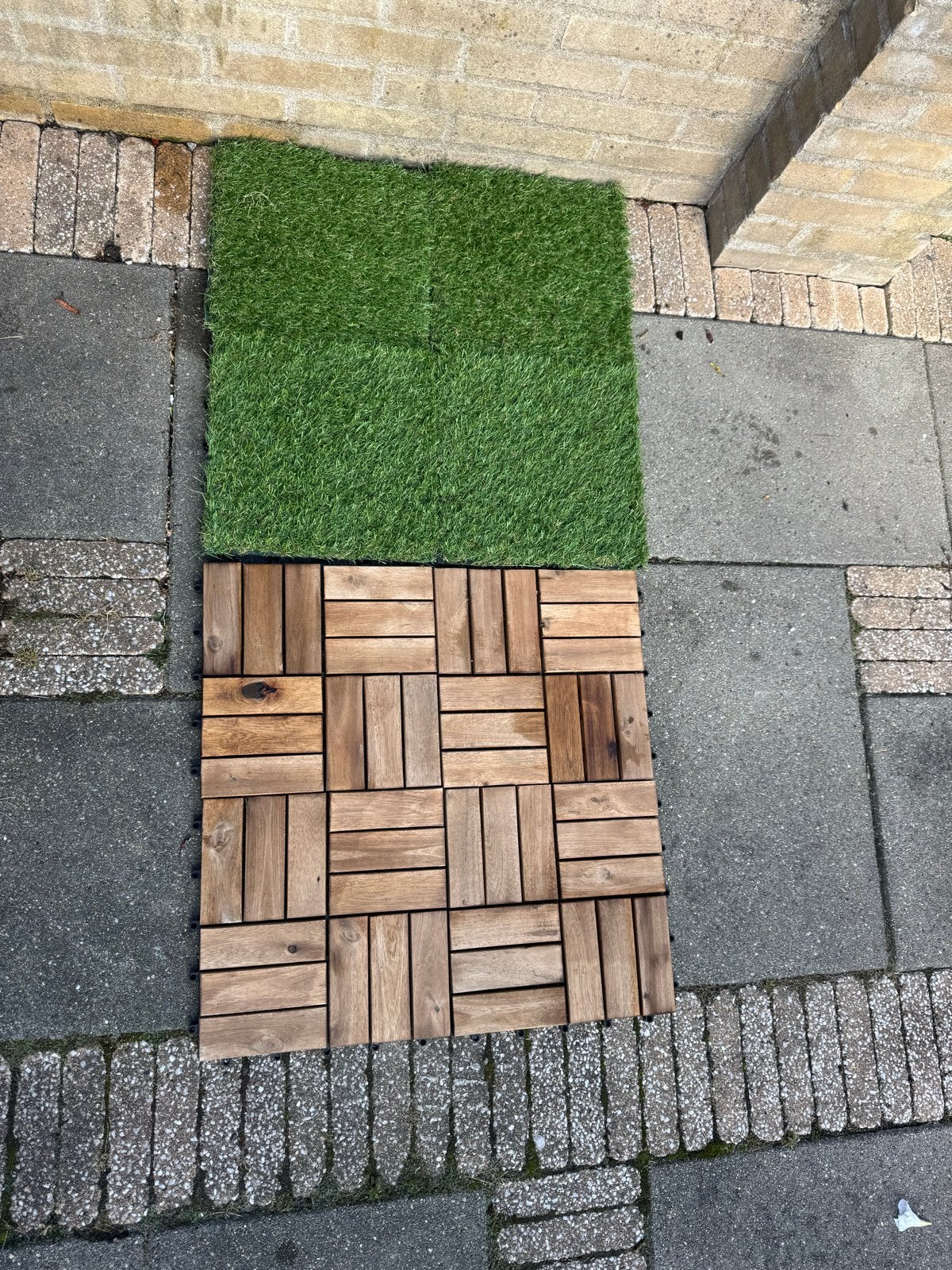 Kunstgras en houten tegels voor buiten, Ophalen of Verzenden, Gebruikt, Minder dan 10 m², Kunstgras