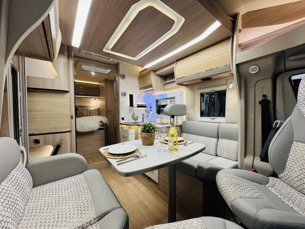 Rapido 656 F Queensbed Hefbed Scherpe Prijs 2020, Ringverwarming, Fiat, Bedrijf, Luifel