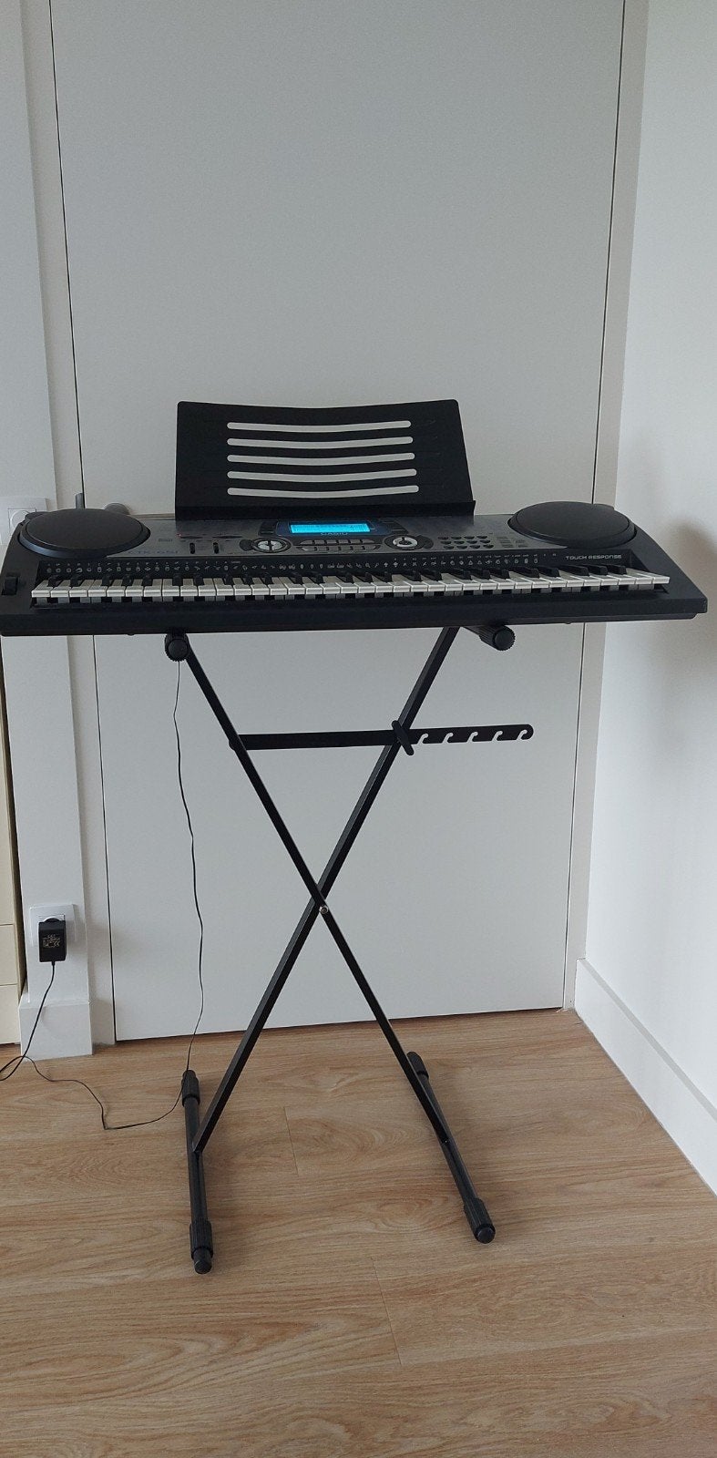Keybord met standaard, Muziek en Instrumenten, Keyboards, Ophalen, Casio, Met standaard, 61 toetsen
