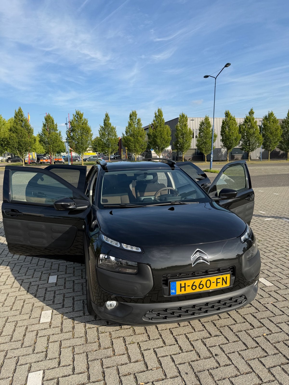 Citroën C4 Cactus Puretech 82pk 2015 Zwart, Voorwielaandrijving, 31 €/maand, 1199 cc, Zwart