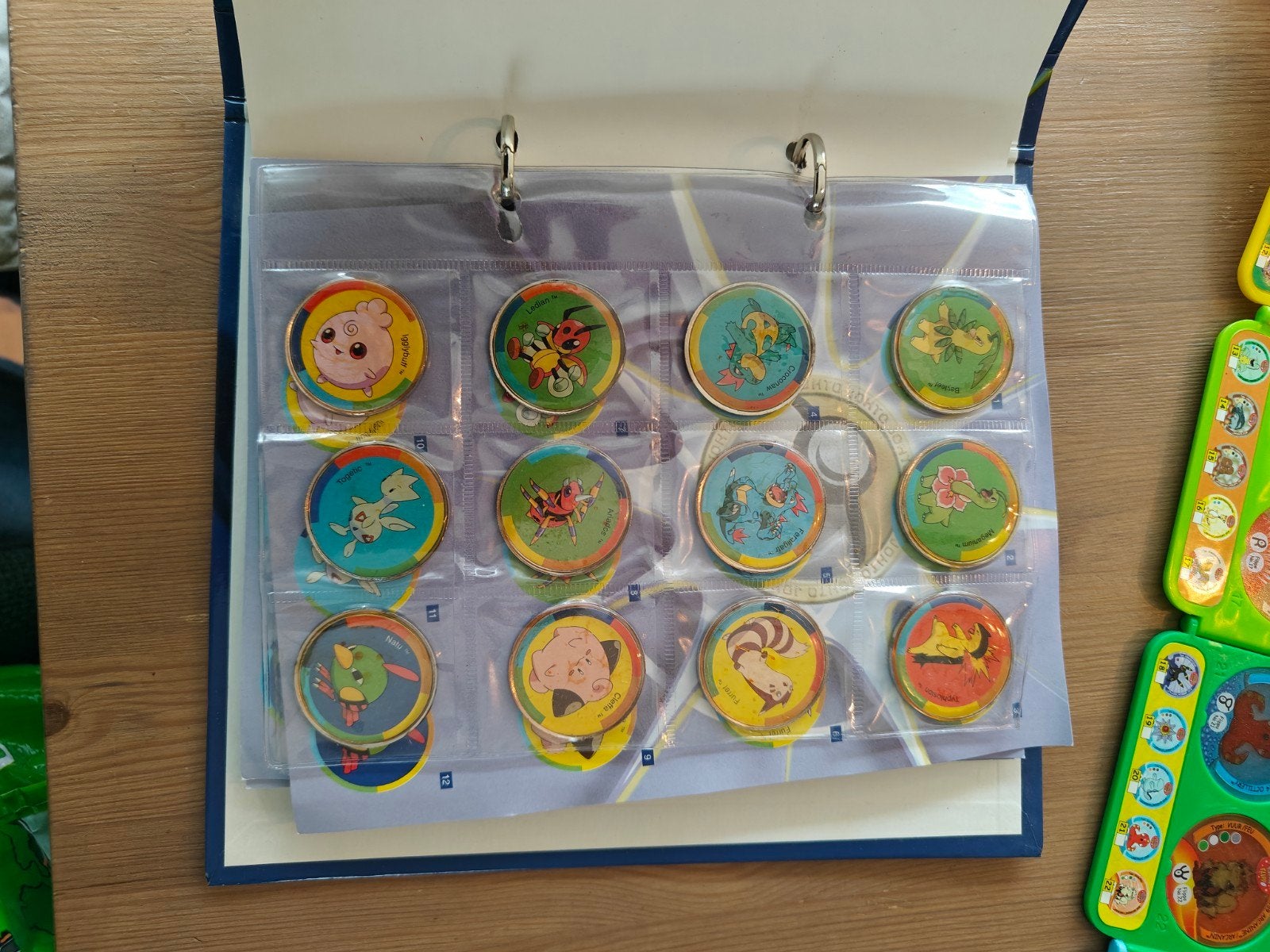 Pokémon Coins - Complete verzameling in map, Ophalen of Verzenden, Gebruikt, Overige typen