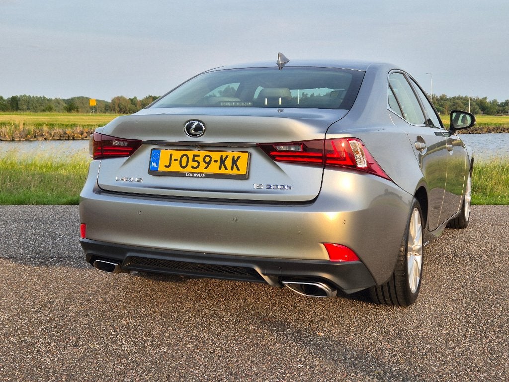 Lexus IS 300H Luxury line - Trekhaak - Dubbele uitlaat, Auto's, Lexus, Automaat, Achterwielaandrijving, 750 kg, 181 pk