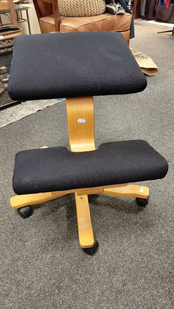 Stokke (Variér) Wing (zwart) WD-021, Huis en Inrichting, Bureaustoelen, Zo goed als nieuw, Bureaustoel, Zwart, Ergonomisch, Ophalen