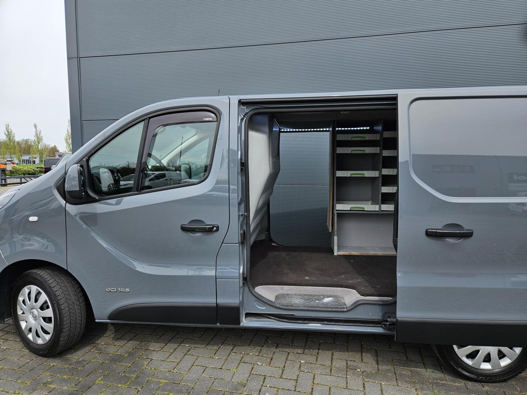 Renault Trafic 2.0 dCi L1H1 Airco 2x Schuifd Automaat 150pk, Auto's, 145 pk, Gebruikt, Euro 6, 4 cilinders