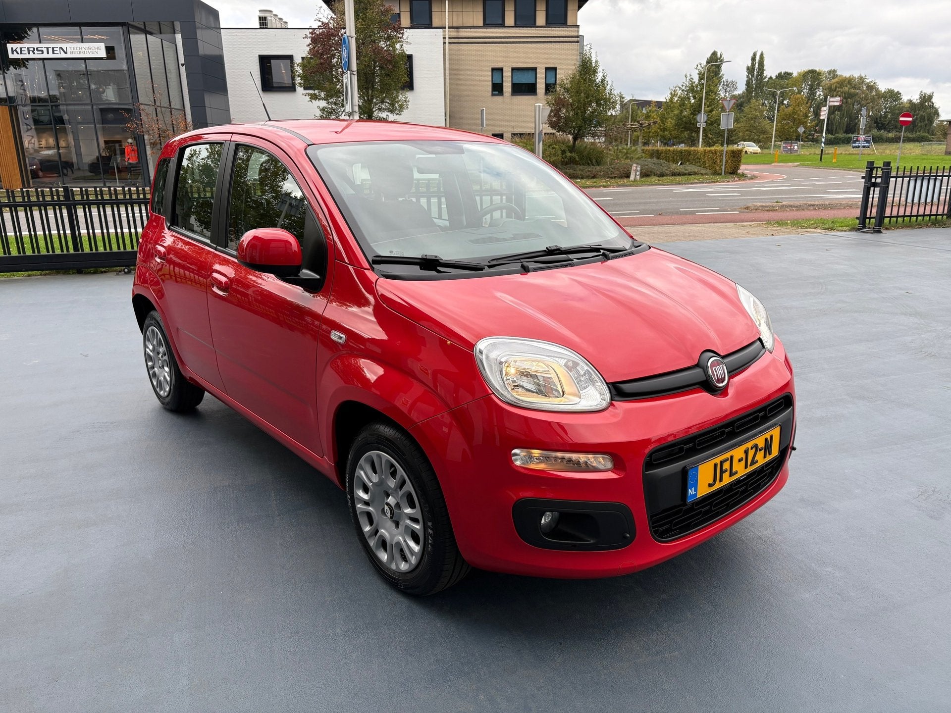 Fiat PANDA 1.2 LOUNGE AIRCO HOGE INSTAP, Auto's, Voorwielaandrijving, Dealer onderhouden, Gebruikt, 4 stoelen