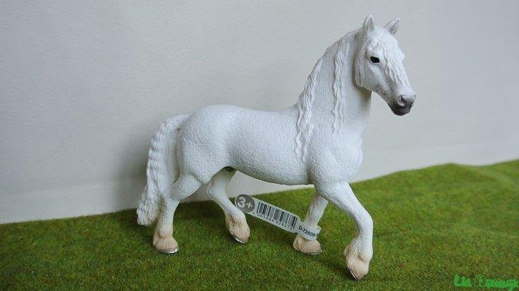 schleich paard witte fries, Ophalen of Verzenden, Zo goed als nieuw, Paard, Beeldje of Figuurtje