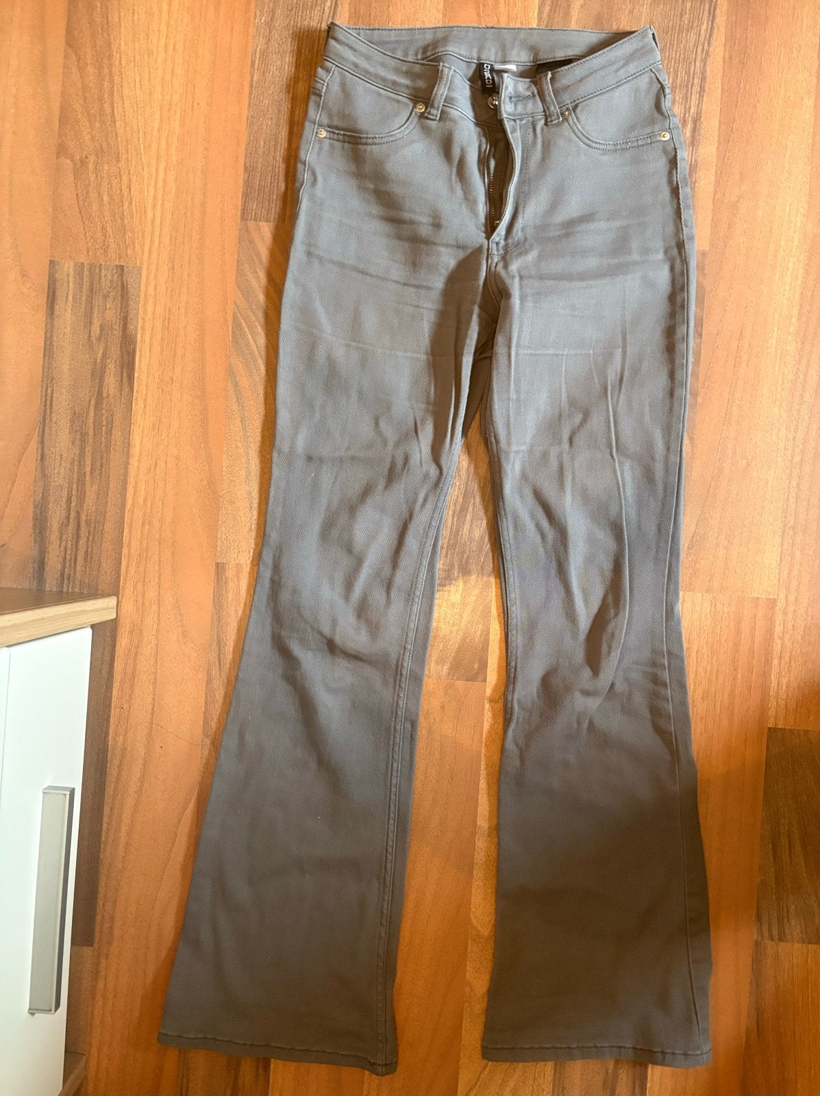 Grijze H&M Divided flared broek maat 36, Ophalen of Verzenden, Zo goed als nieuw, Maat 36 (S), Grijs