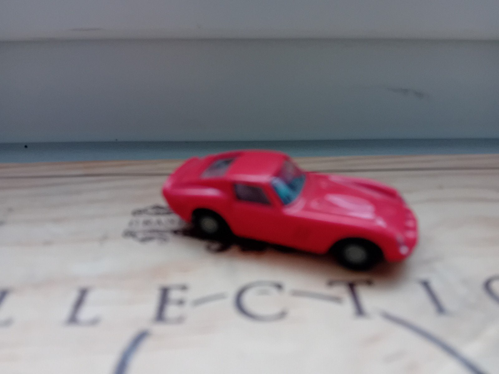 Rode Ferrari GTO schaal 1:87, Ophalen of Verzenden, Gebruikt