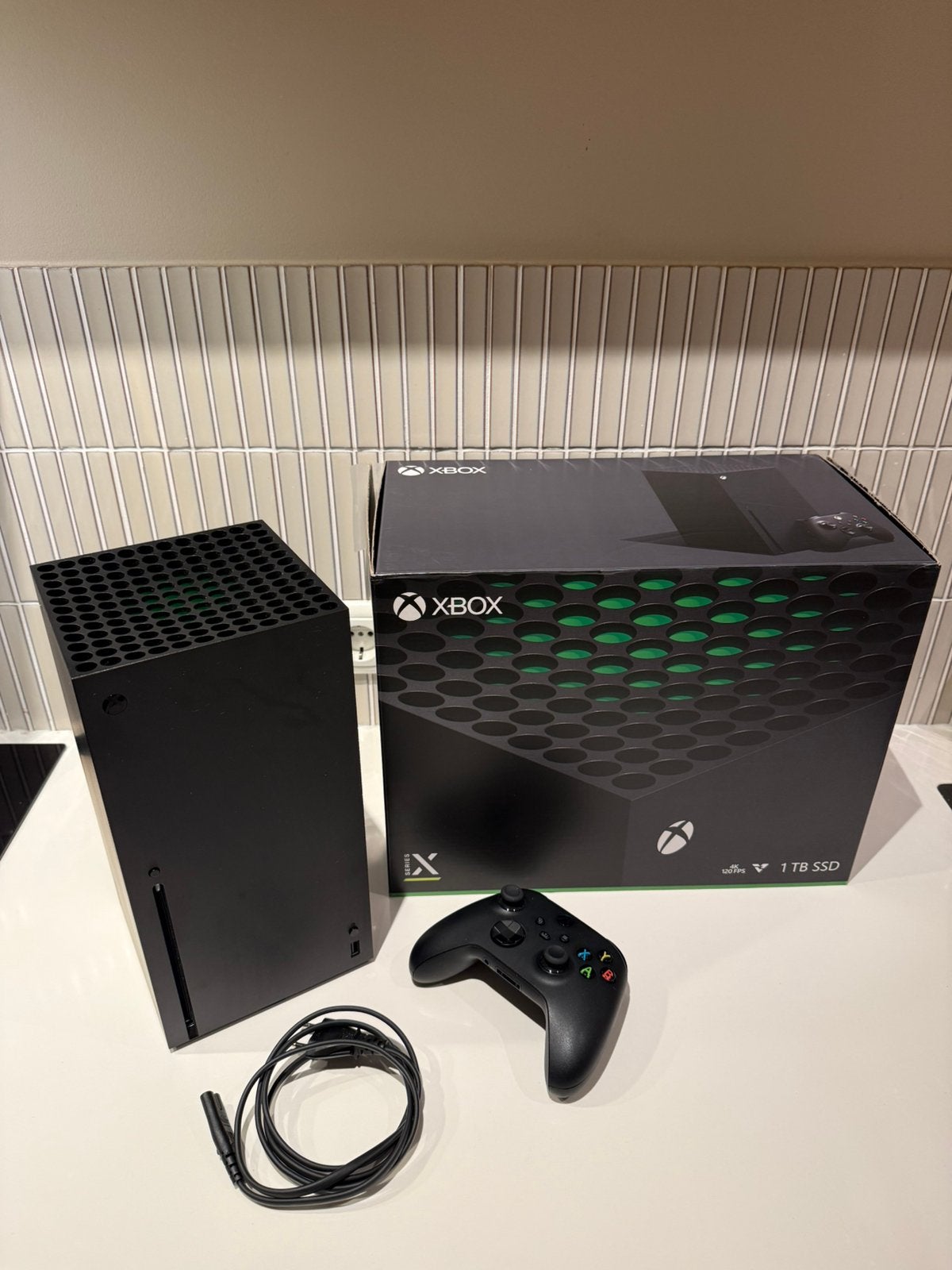 Xbox Series X 1TB, Disc-versie— 3 jaar oud, zeer nette staat