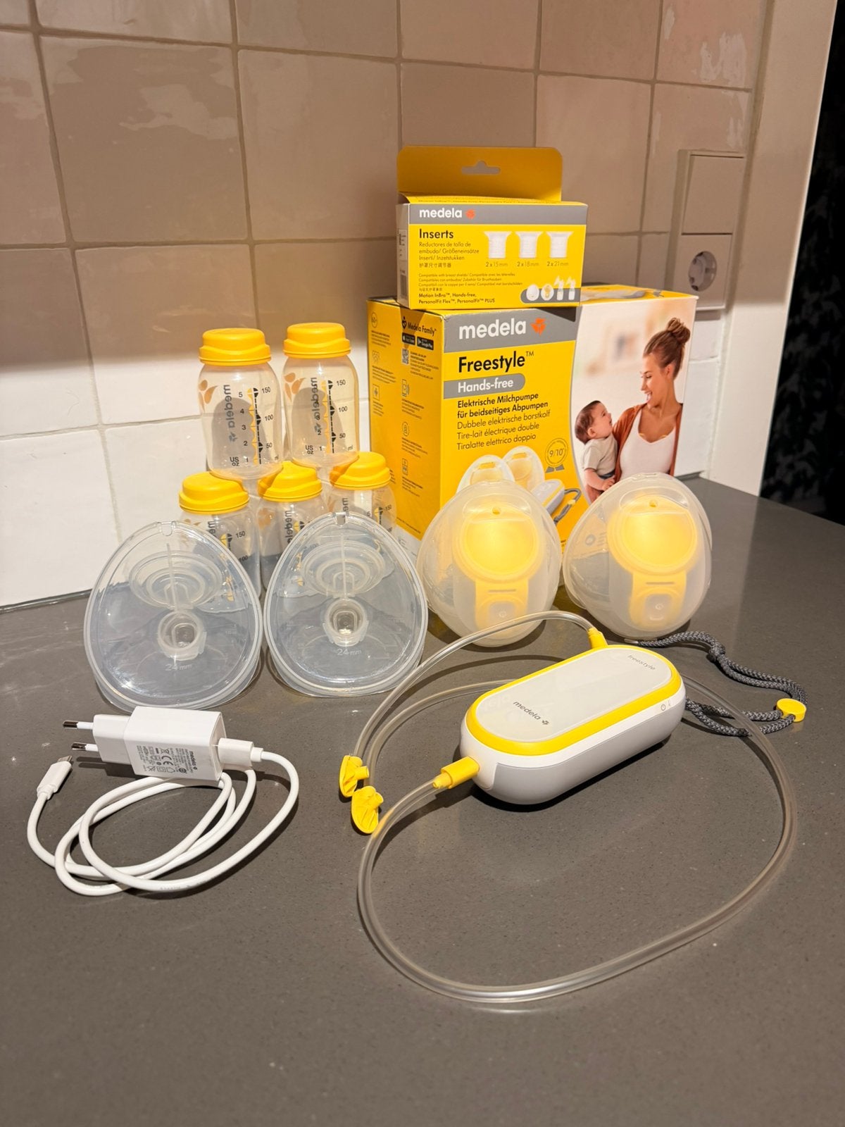 Medela freestyle handsfree, Medela, Ophalen of Verzenden, Zo goed als nieuw, Borstkolf