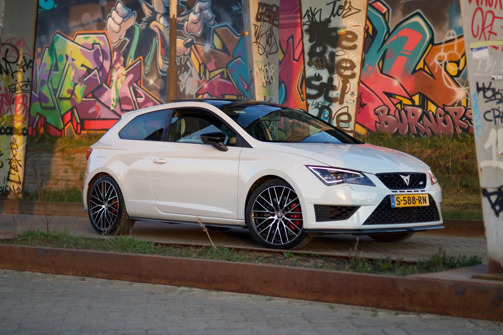 Seat Leon 2.0 TSI 280PK Dsg-6 2015 Wit, Auto's, Seat, Particulier, Leon, Benzine, Hatchback, Automaat, Geïmporteerd, Wit, Voorwielaandrijving