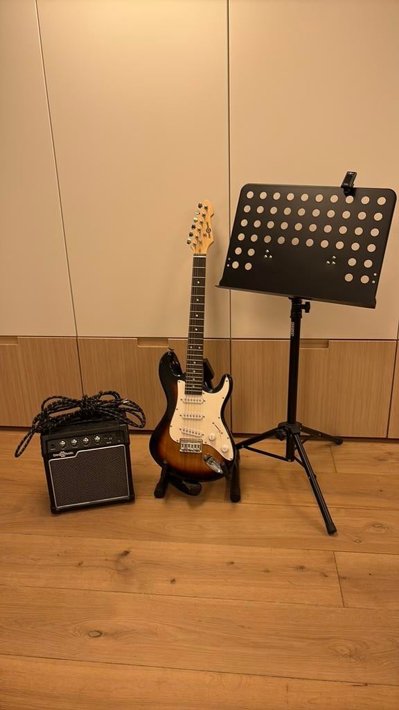 Elektrische gitaar set, Overige merken, Met versterker, Ophalen of Verzenden, Zo goed als nieuw