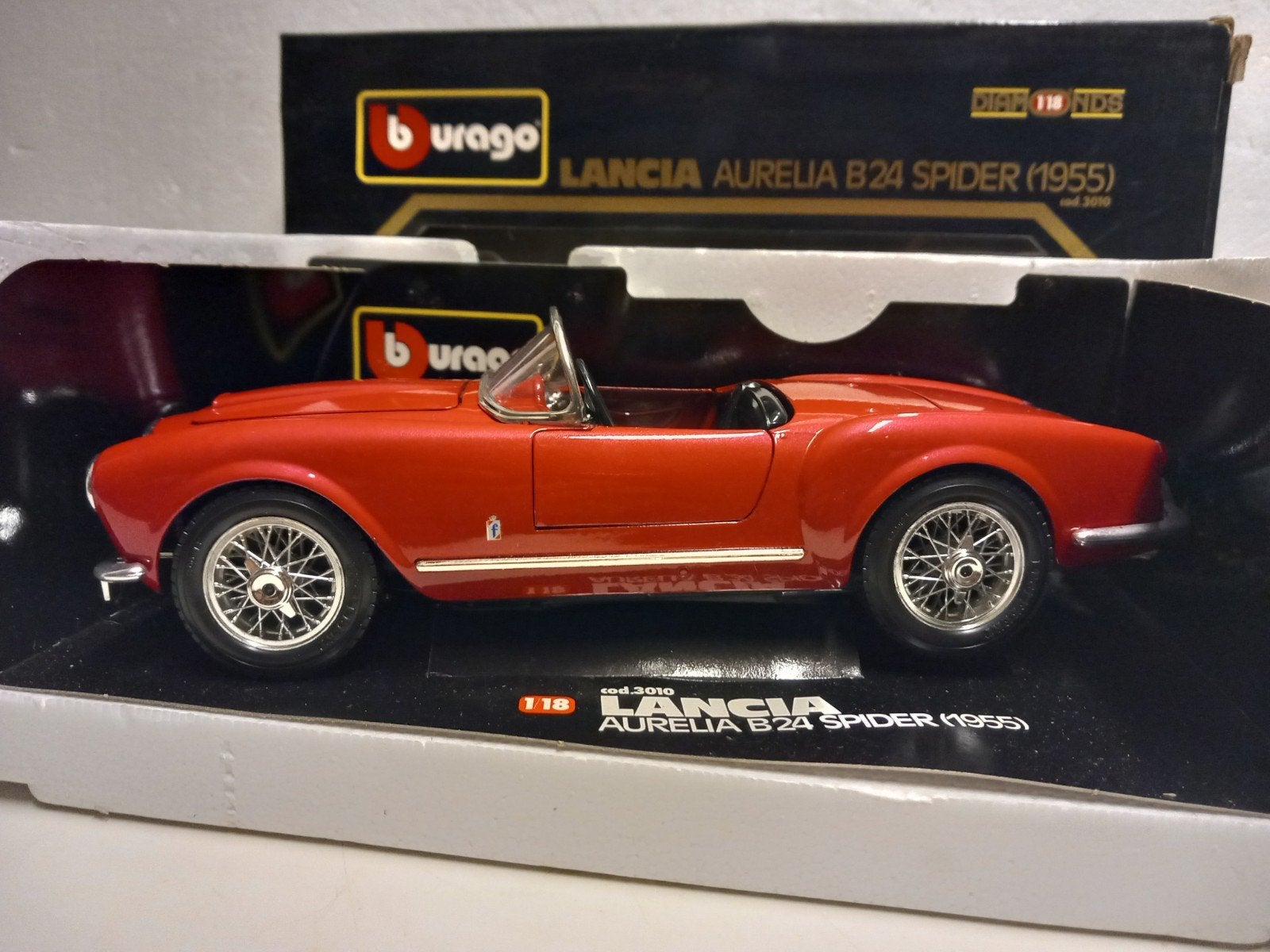 Lancia Aurelia B24 Spyder red cabriolet Bburago 1:18 KRD, Ophalen of Verzenden, Zo goed als nieuw, Auto, Bburago