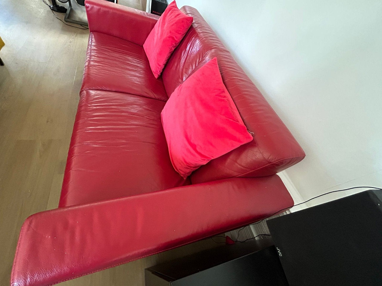 Montell Rode leren tweepersoonsbank, Ophalen, Gebruikt, 150 tot 200 cm, Tweepersoons