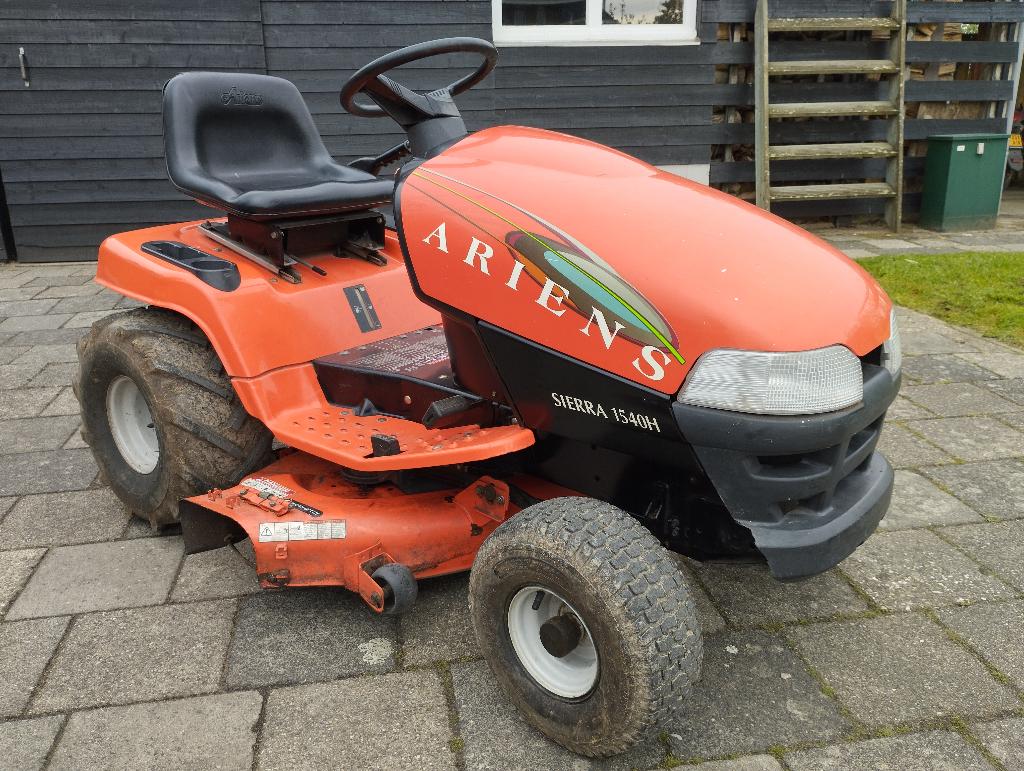Ariens SIERRA 1540H zitmaaier, Ophalen, Cirkelmaaier, Gebruikt, Elektrische starter