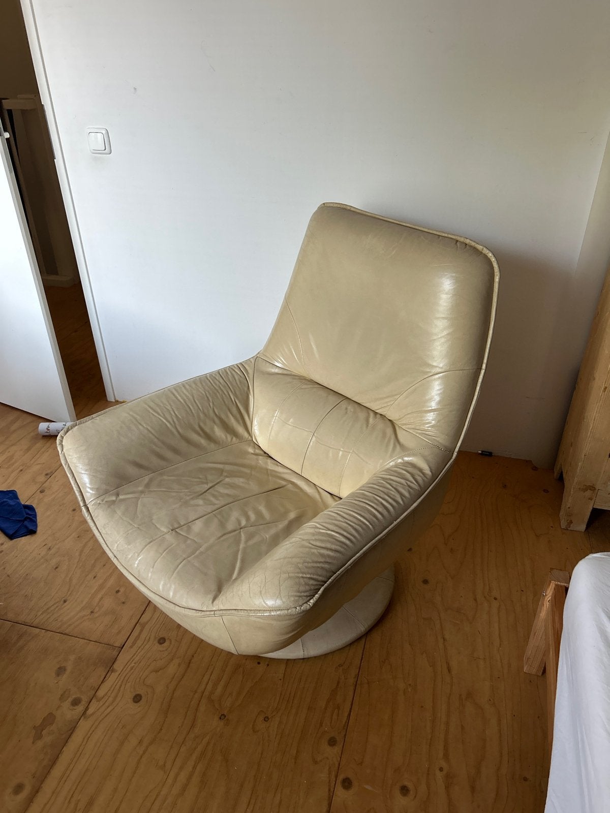 Leren draaifauteuil, Huis en Inrichting, Banken | Sofa's en Chaises Longues, Ophalen, Zo goed als nieuw