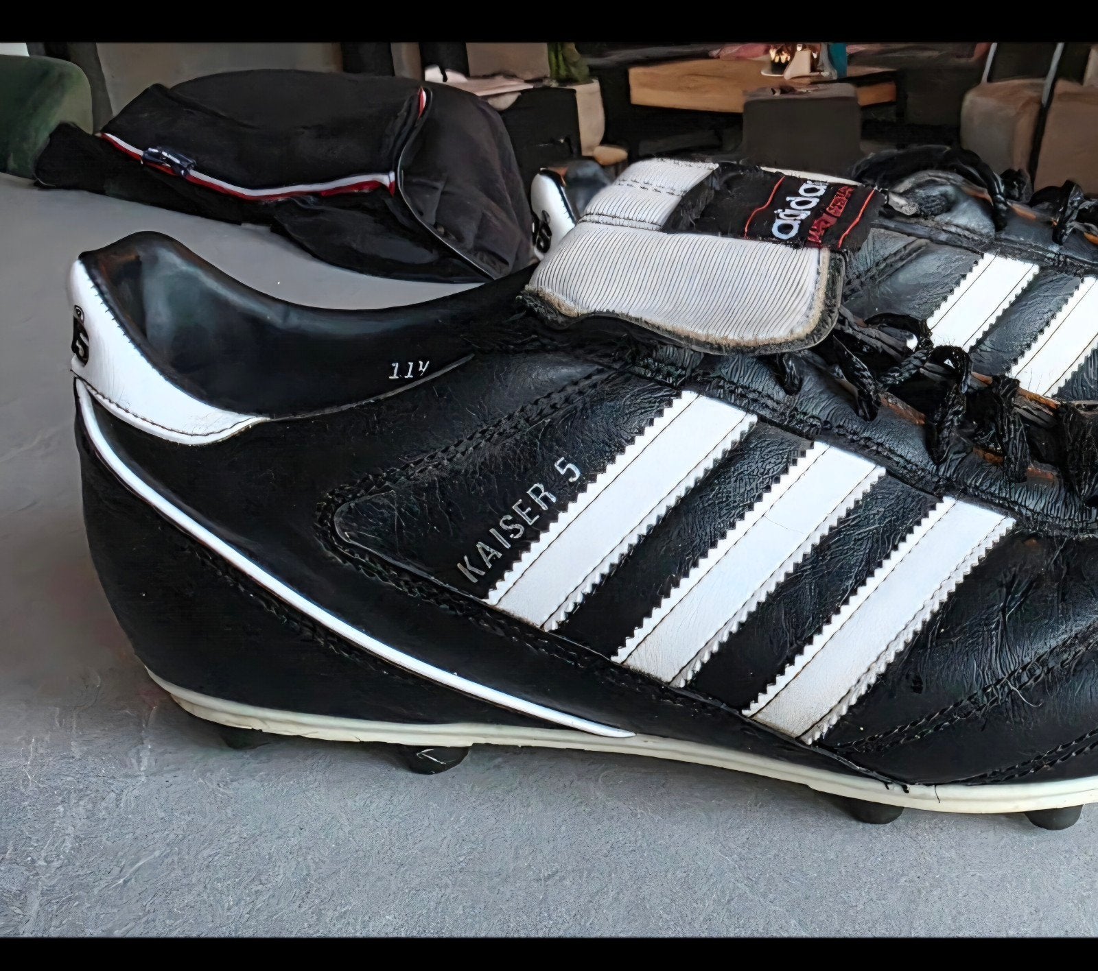 Adidas kaiser 5, Maat XL, Ophalen of Verzenden, Zo goed als nieuw, Schoenen