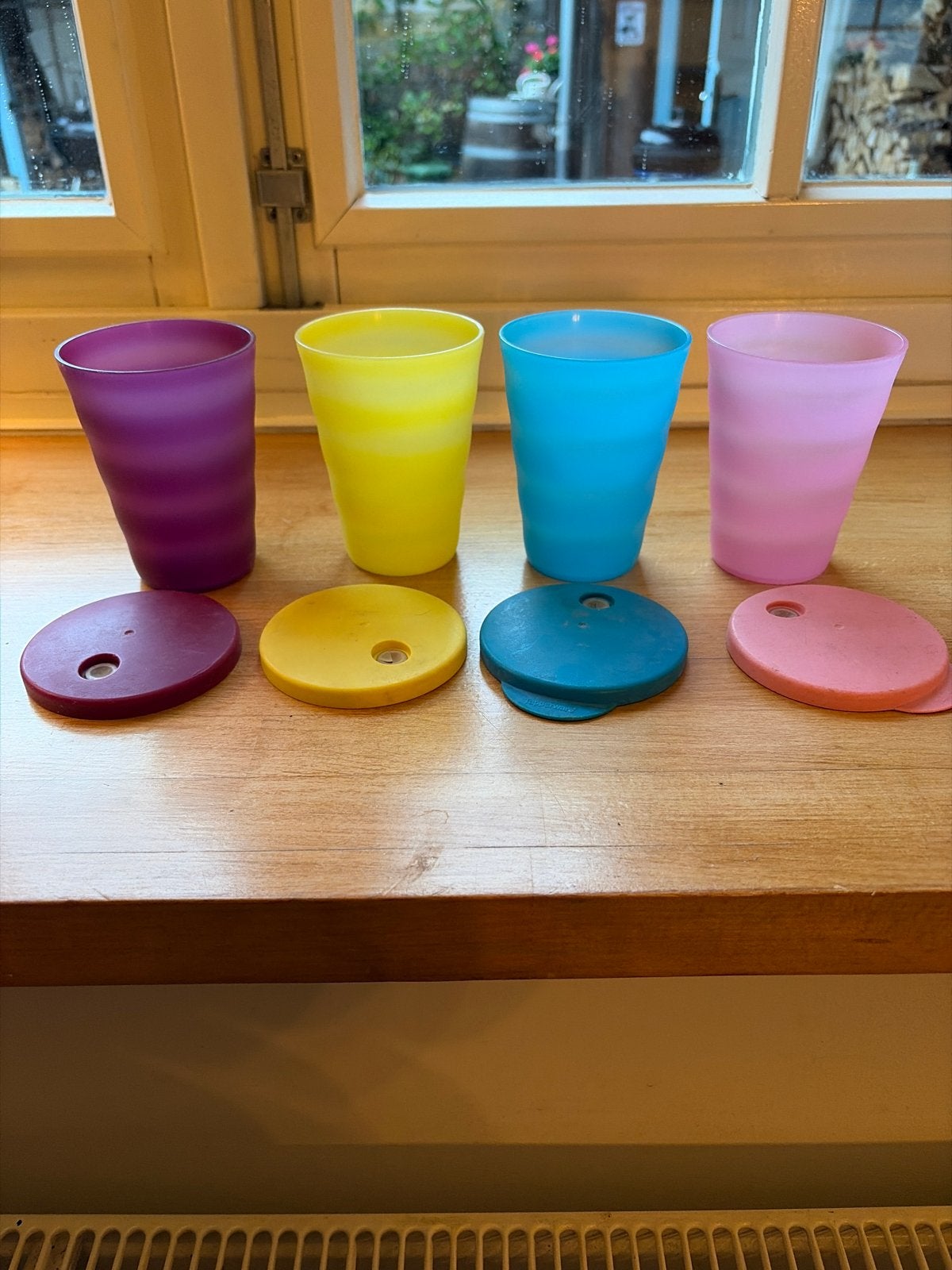 Tupperware bekers met deksel - set van 4, Gebruikt, Overige kleuren, Beker of Kan, Ophalen of Verzenden