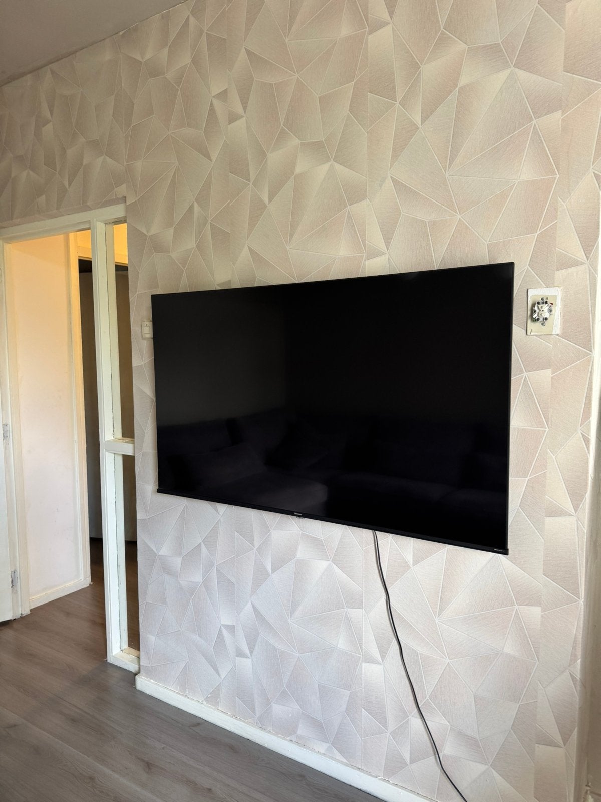 HISENSE 58E71Q - Ultra HD 4K - QLED-tv - 58 inch - 2025, 50 Hz, Zo goed als nieuw, 100 cm of meer, Ophalen