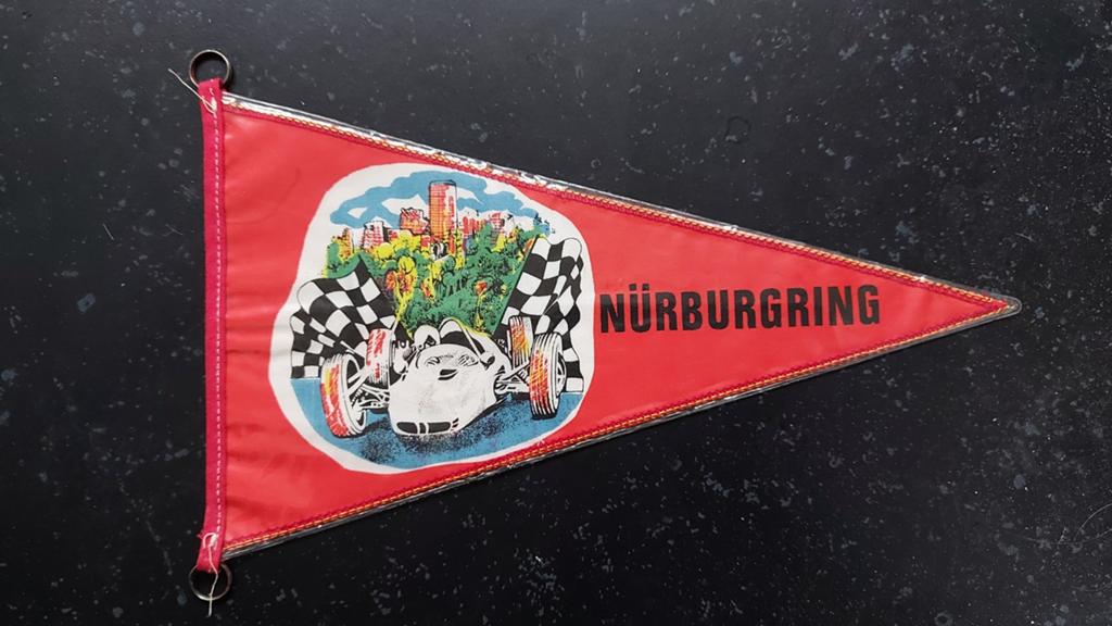 Vintage auto vlag circuit Nürburgring jaren 60 embleem, Ophalen of Verzenden, Zo goed als nieuw, Auto's