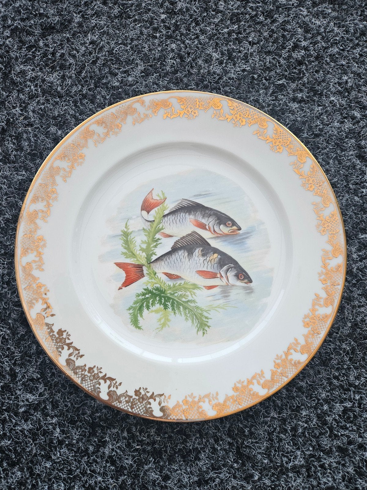 Limoges decoratief bord met vissen en gouden rand, Antiek en Kunst, Ophalen of Verzenden