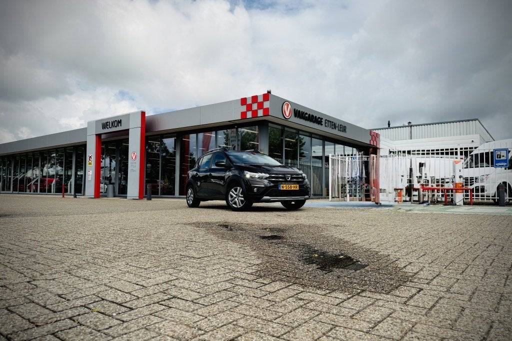 Dacia SANDERO Stepway 1.0 TCe Comfort | CLIMA | CAMERA | CRU, Auto's, Automaat, 12 maanden, Euro 6, Zwart