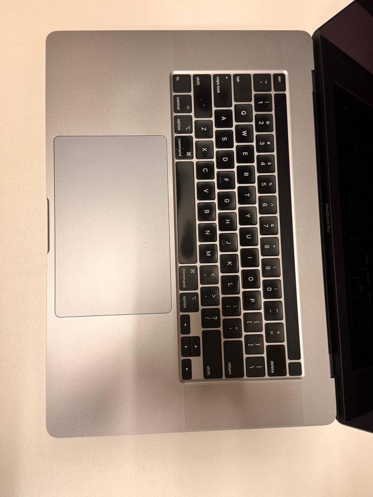 MacBook Pro 16” (2019) – Intel i9 / 16GB RAM / 1000 GB SSD, 2 tot 3 Ghz, Zo goed als nieuw, 16 inch, Ophalen