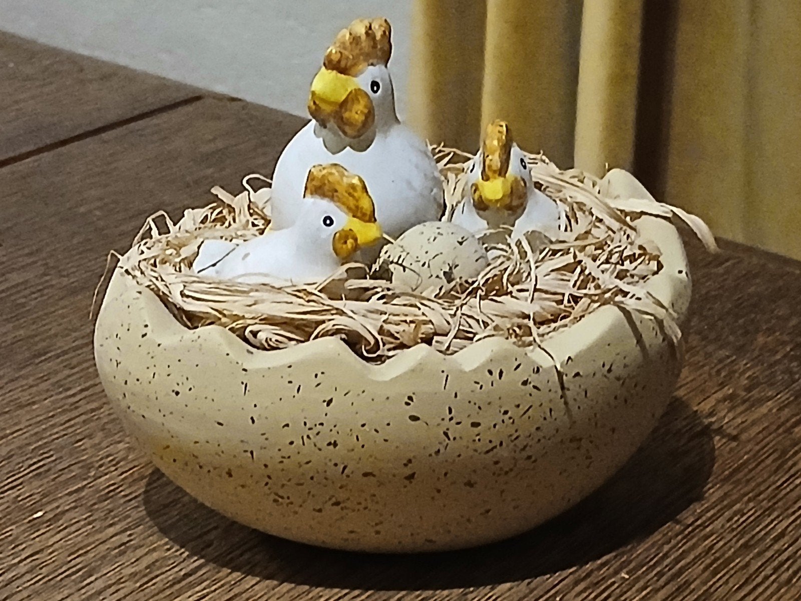 KIPPEN OP EEN NEST ,(STEEN) SUPER LEUK.., Diversen, Pasen, Ophalen of Verzenden, Zo goed als nieuw