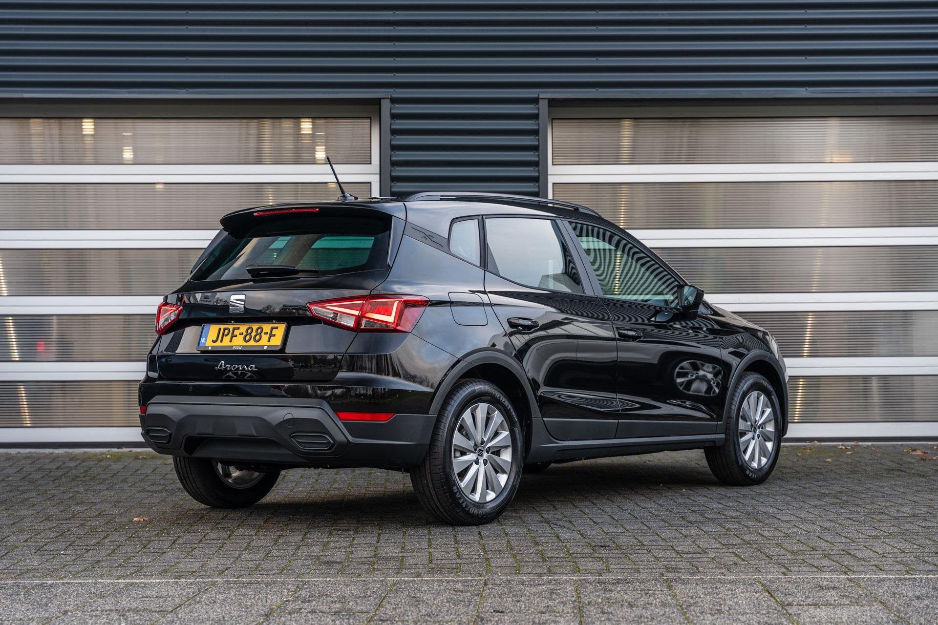 SEAT Arona 1.0 EcoTSI 115pk DSG Style Business Connect | App, Auto's, Stof, Zwart, Origineel Nederlands, Bedrijf