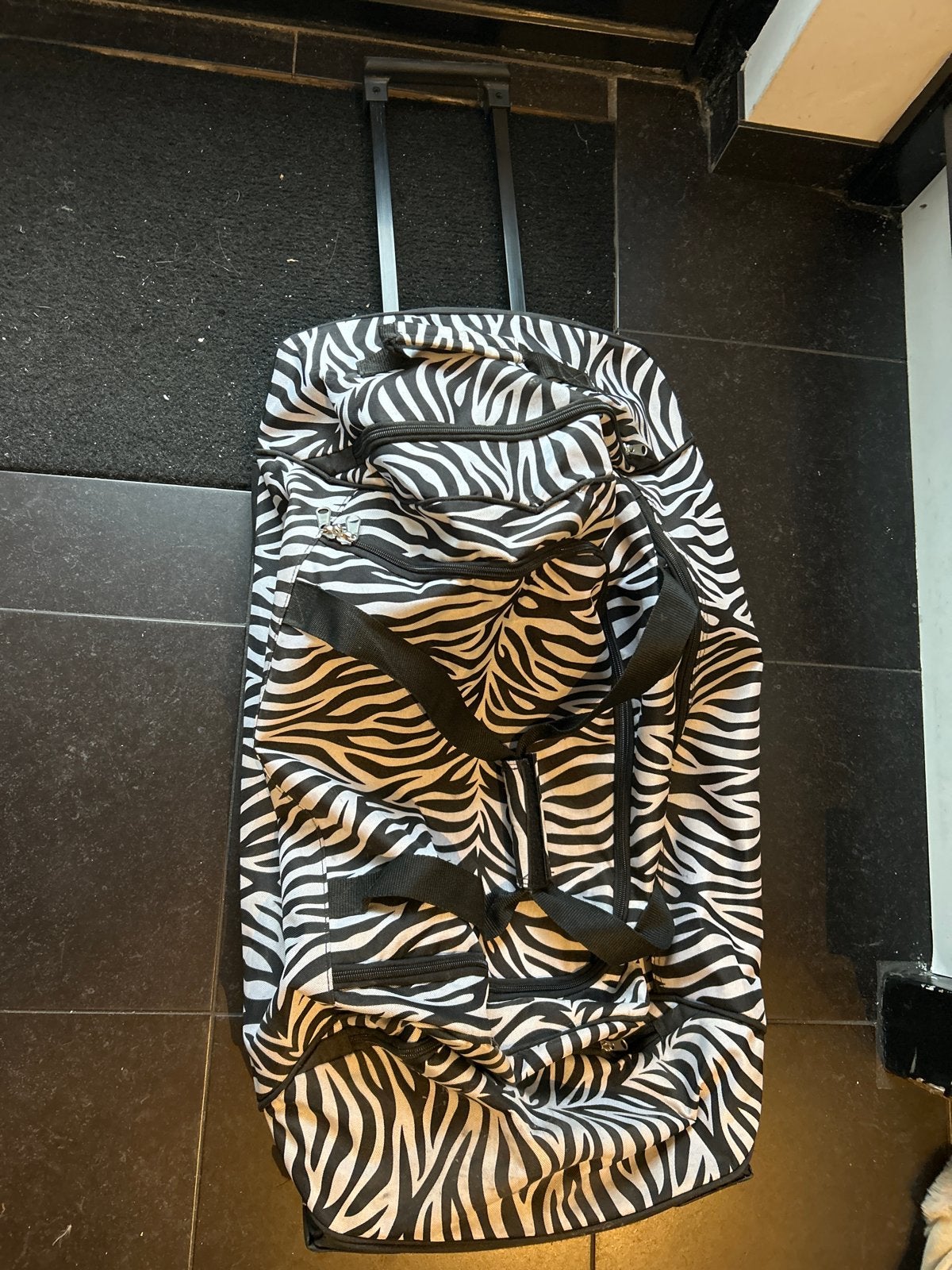 Ruime Trolley Tas op Wieltjes met Zebra Print, Zwart, Ophalen of Verzenden, Zo goed als nieuw, 60 tot 80 cm