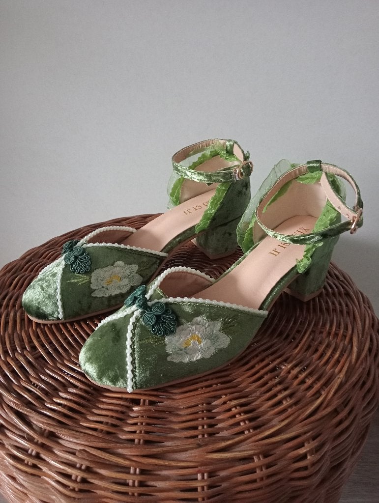 Vintage Chinese shoes, Ophalen, Schoenen met lage hakken, XIAO SI JI, Zo goed als nieuw