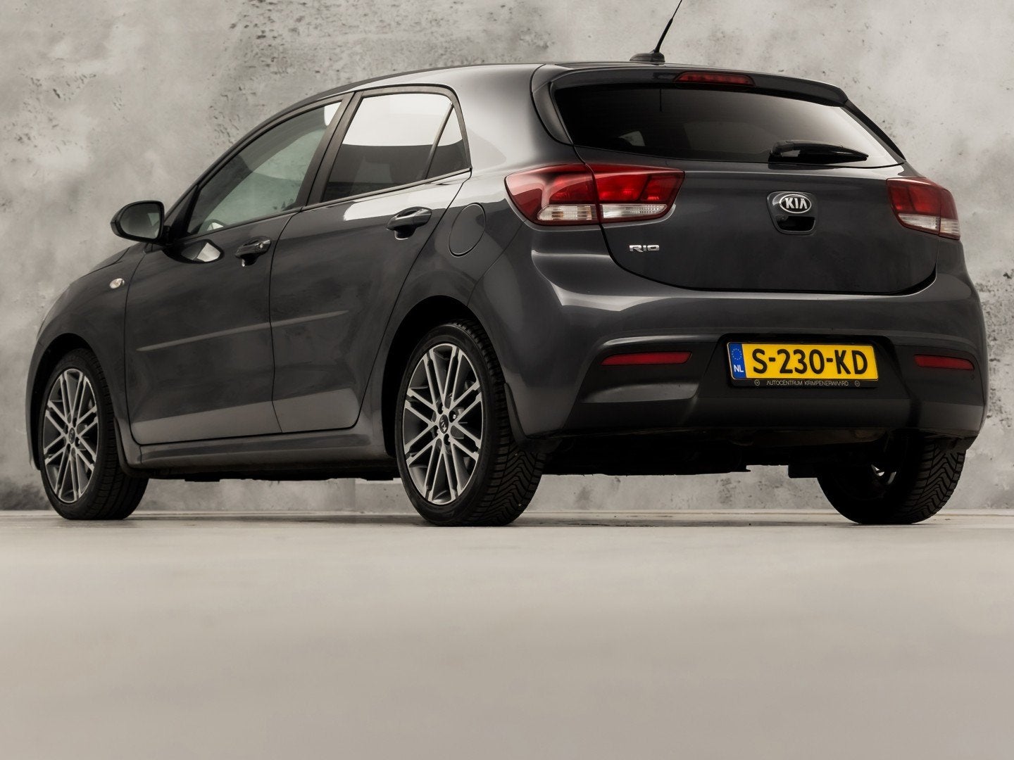 Kia Rio 1.4 DynamicLine Sport Automaat (STUUR/STOELVERWARMIN, Auto's, 12 maanden, Gebruikt, 4 cilinders, 49 €/maand