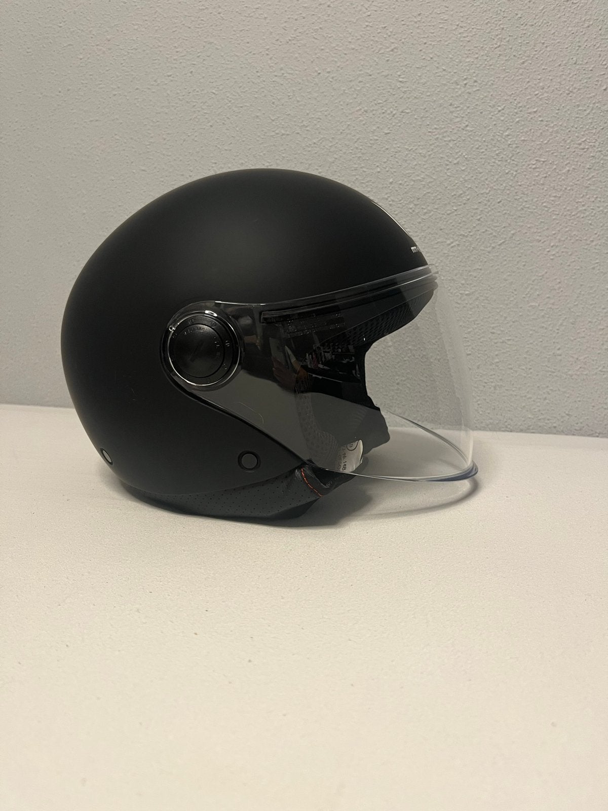 Scooter helm mat zwart met opbergzak - Zo goed als nieuw, Fietsen en Brommers, Brommerhelmen, Ophalen, Zo goed als nieuw, Small