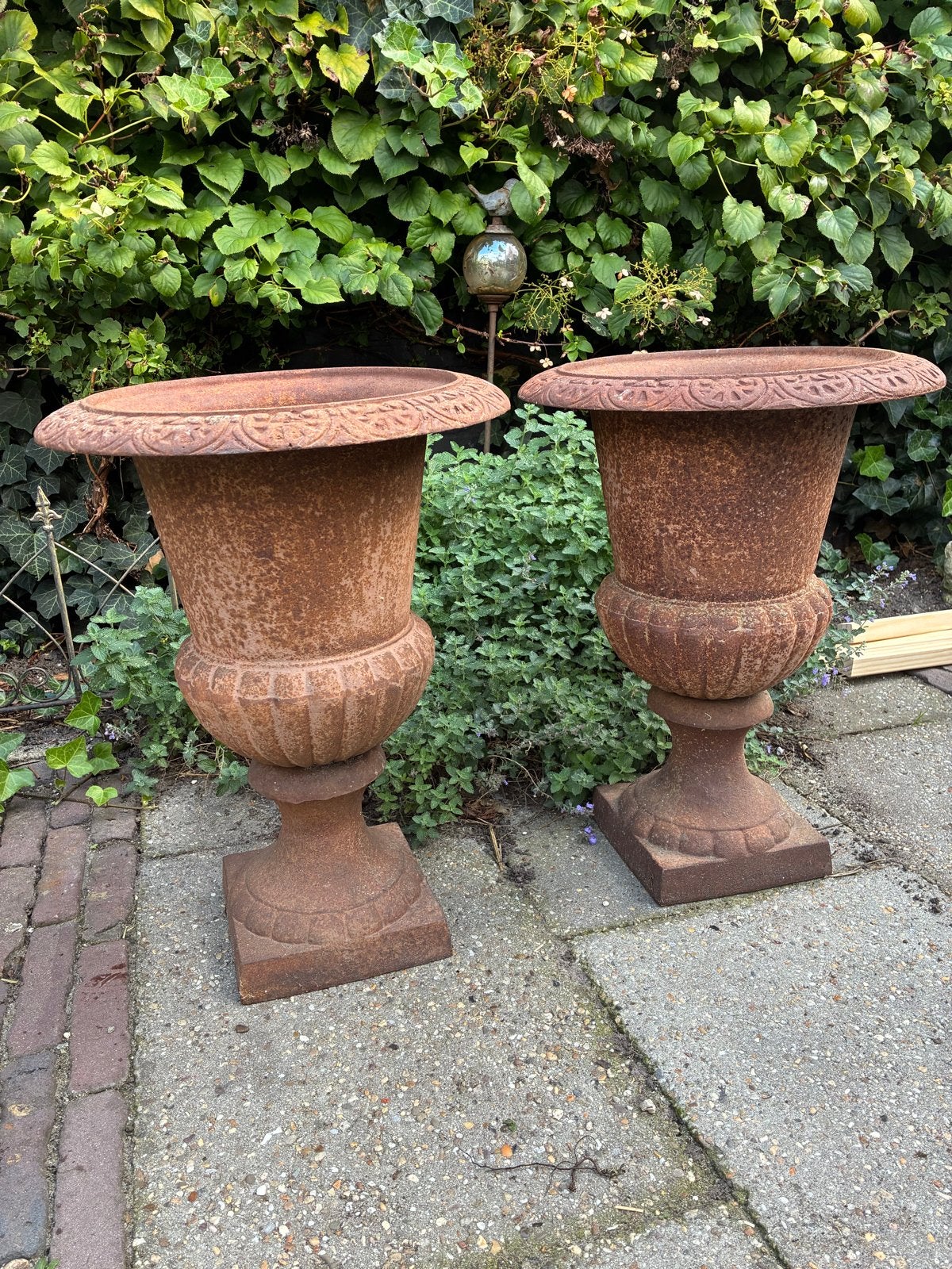 Prachtige set grote gietijzeren vazen, brocant vintage, Ophalen
