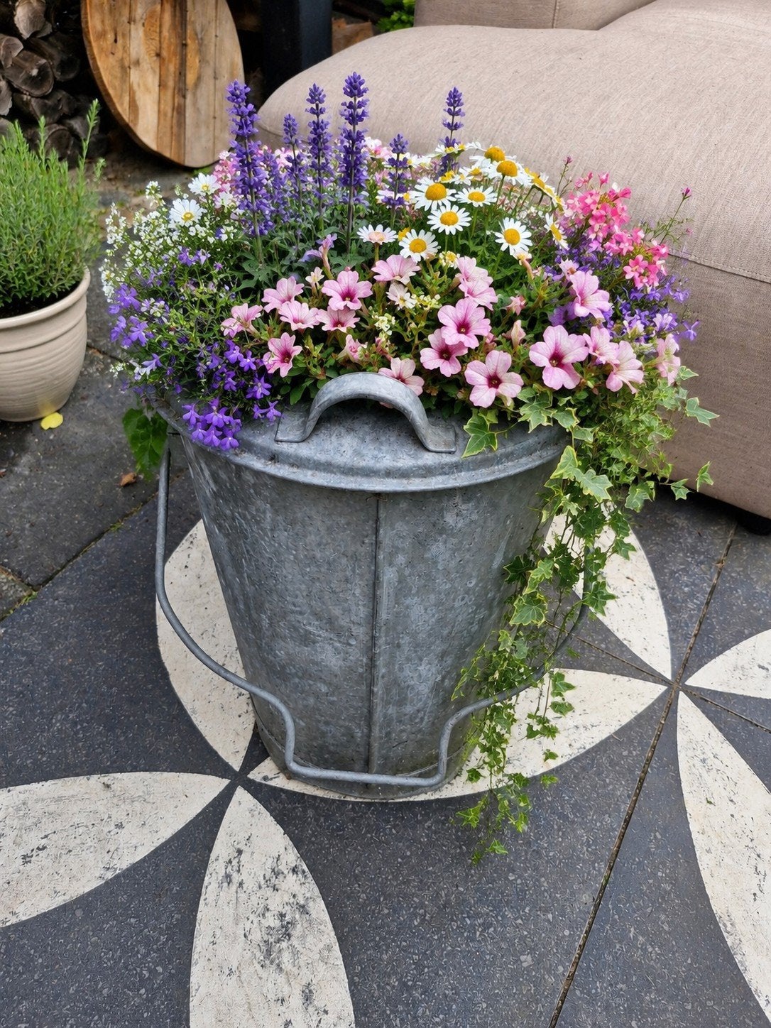 Traditionele prullen of bloemenbak, Ophalen of Verzenden, Gebruikt, Rond, Minder dan 30 cm