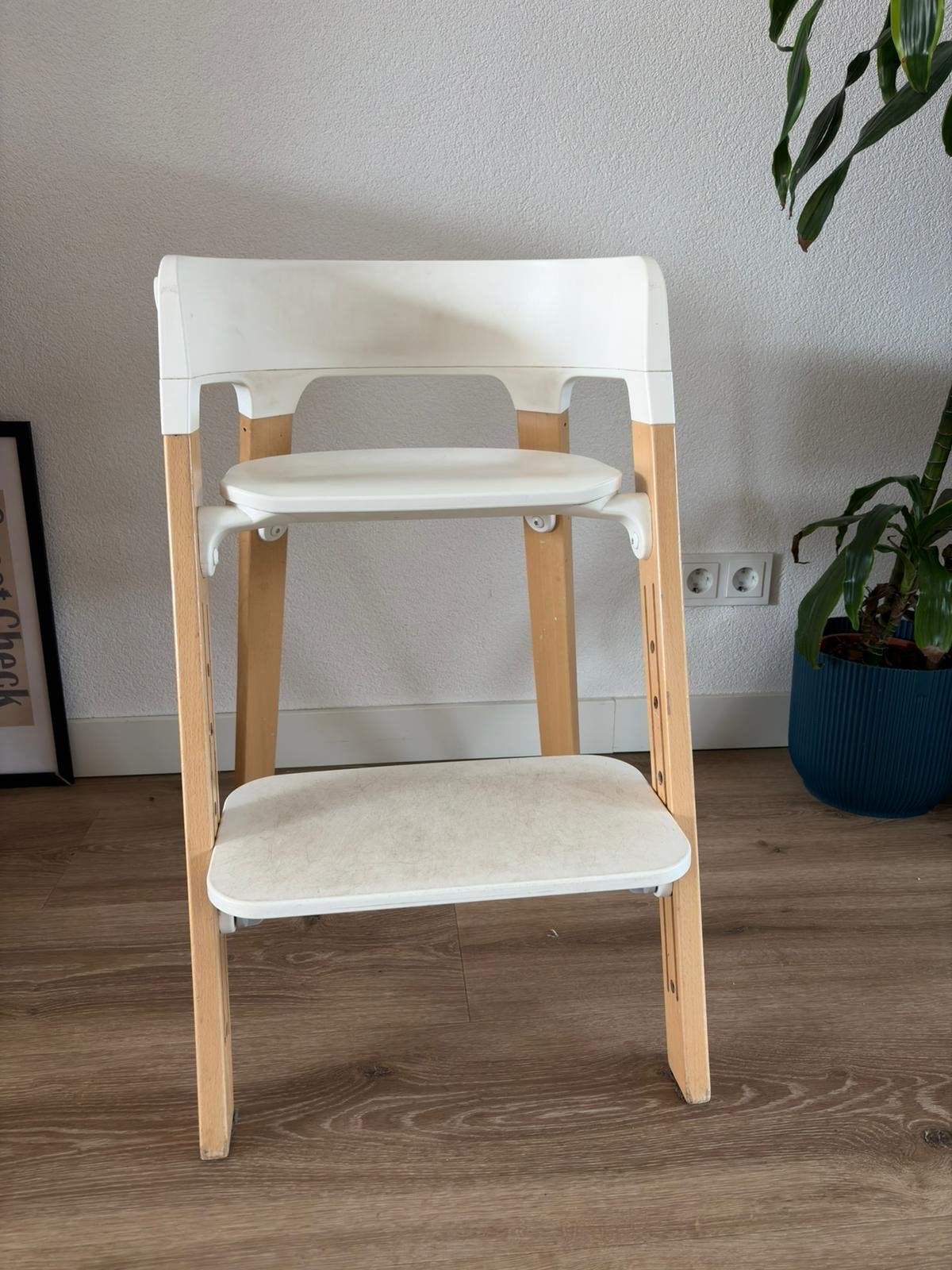 Stokke Steps meegroeistoel met eetblad en gordel, Kinderen en Baby's, Kinderstoelen, Ophalen, Zo goed als nieuw, Meegroeistoel