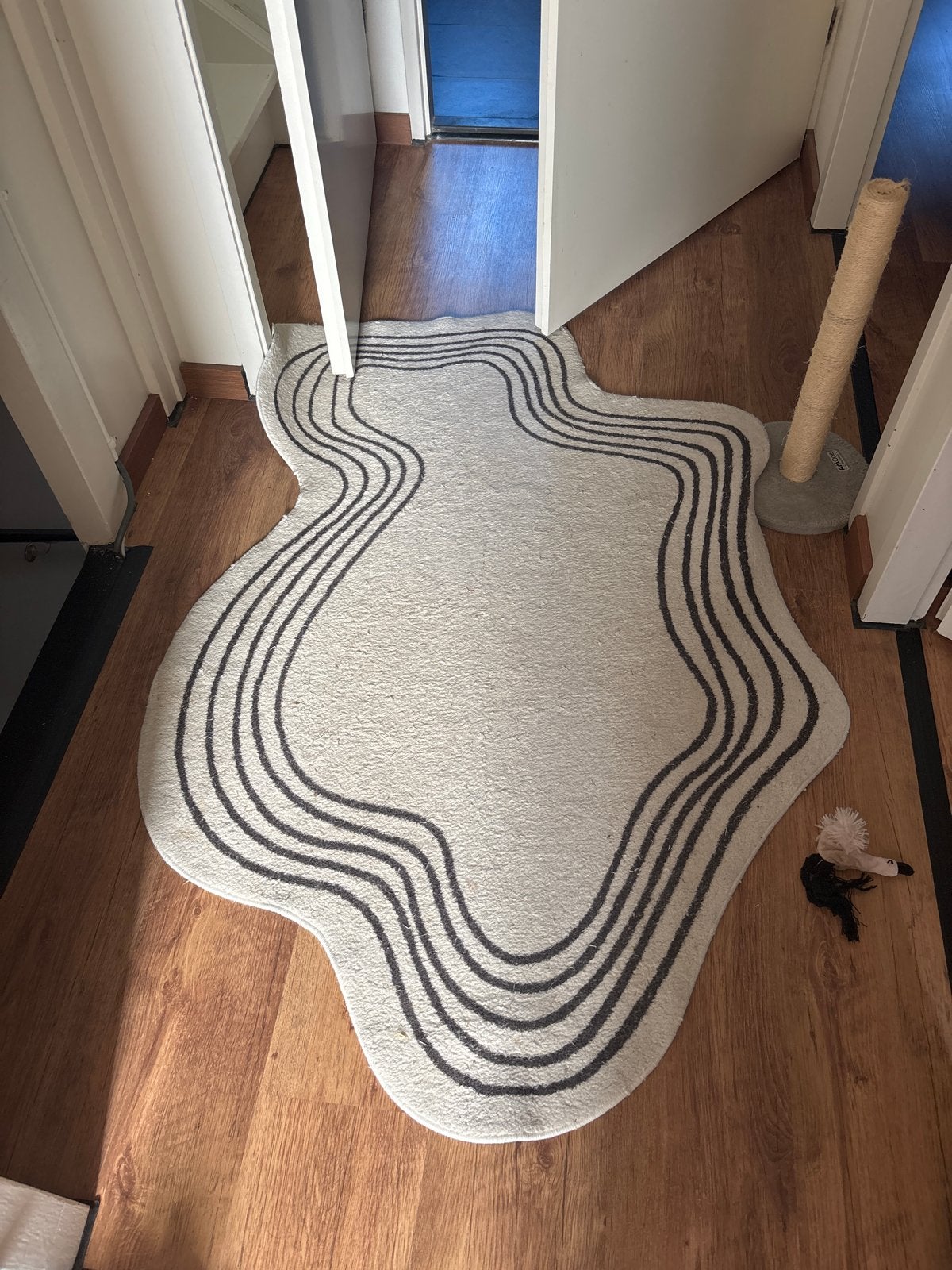 Modern organisch vloerkleed met lijnen, Ophalen, 100 tot 150 cm, 50 tot 100 cm, Zo goed als nieuw