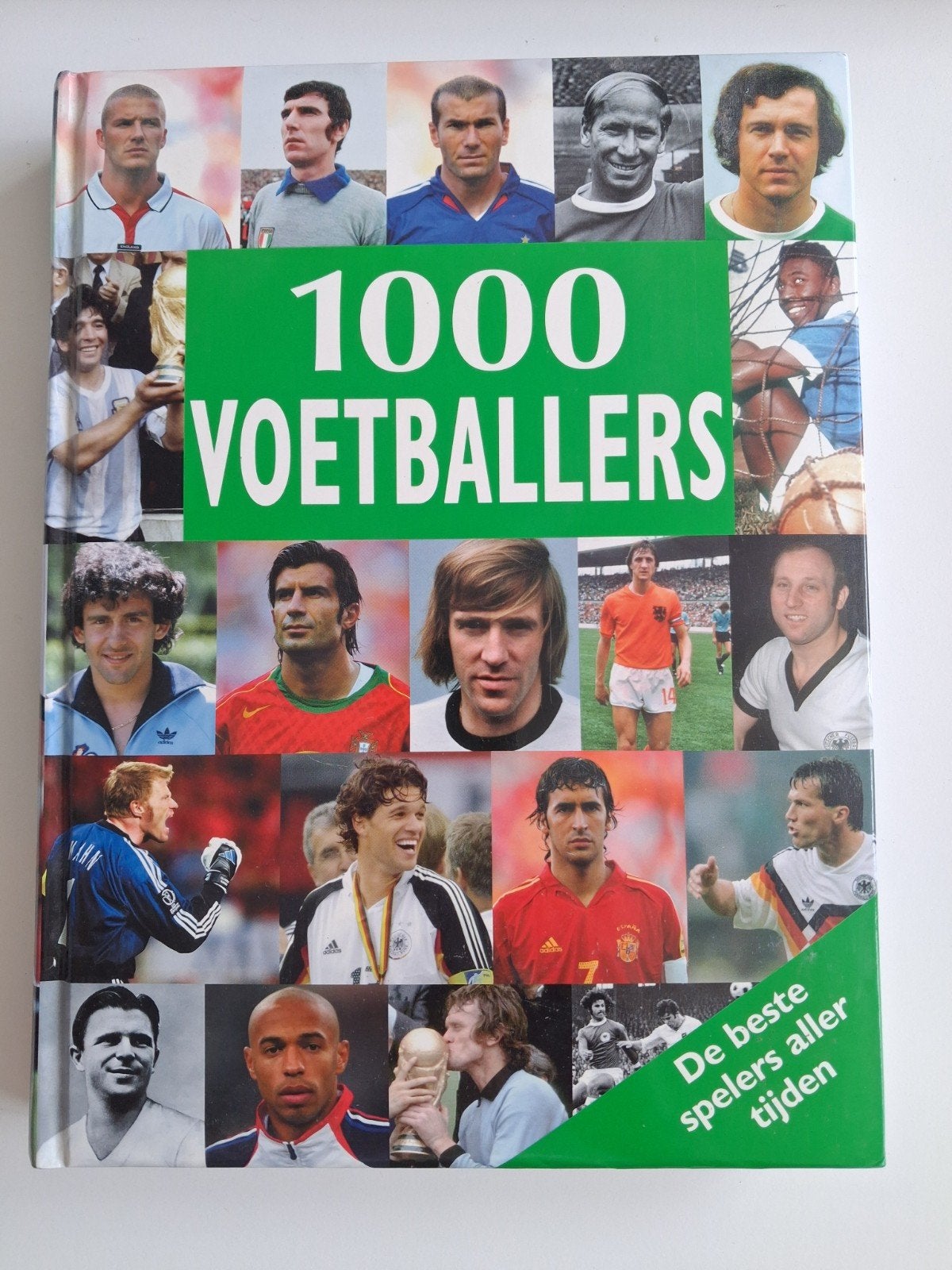 1000 Voetballers - De beste spelers aller tijden (2005), Ophalen of Verzenden, Gelezen