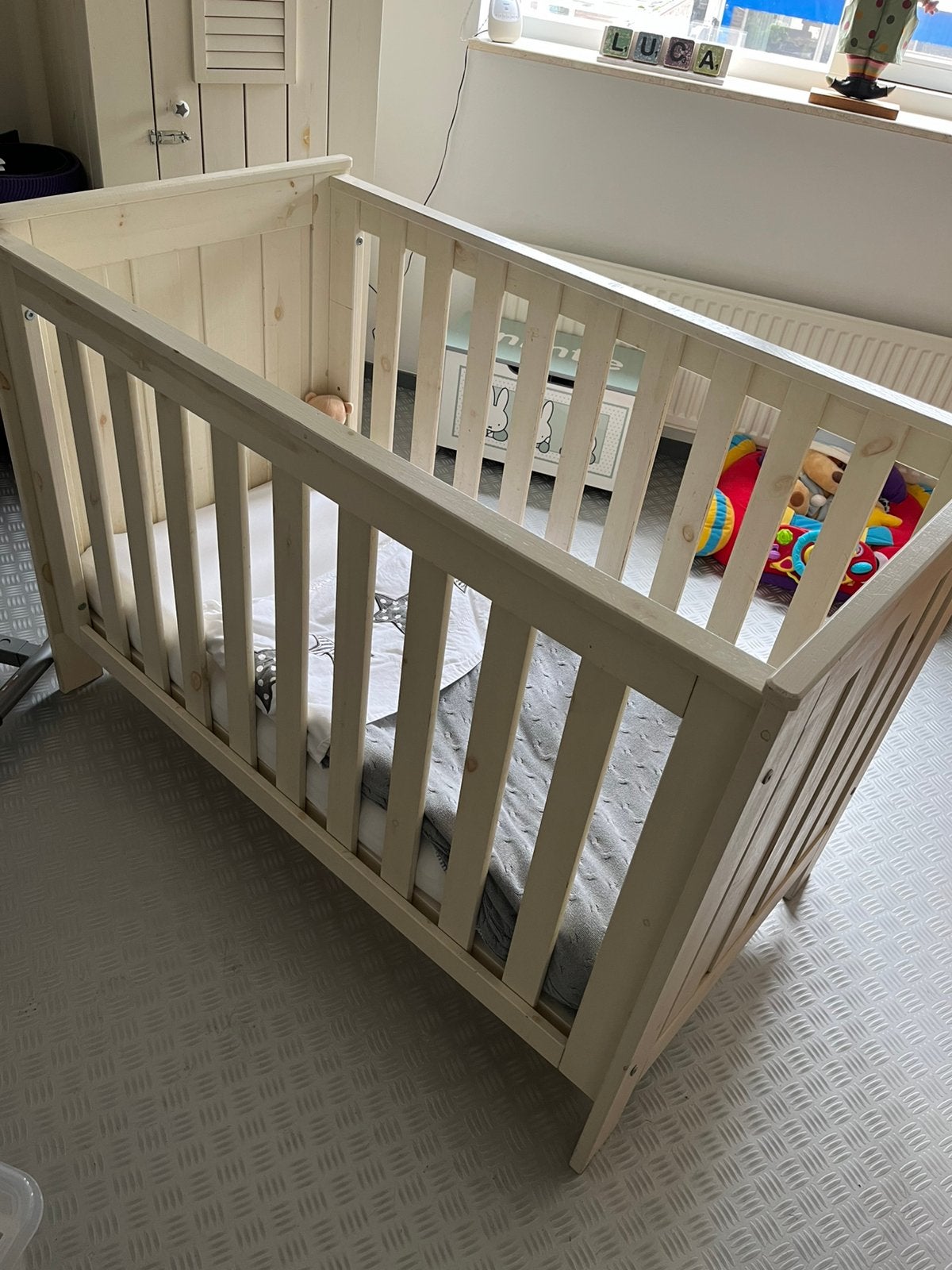 Baby ledikant incl strandhuisje/kledingkast incl accesoires, Ophalen, Zo goed als nieuw, Minder dan 140 cm, Matras